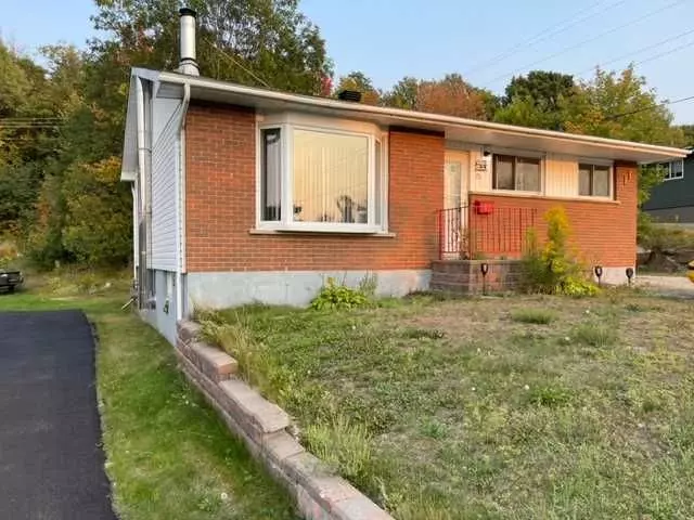 Elliot Lake, ON P5A 1E1,85 Mississauga AVE