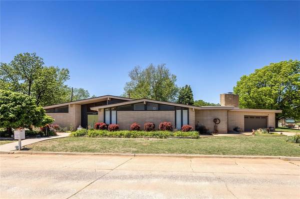 1225 N Kansas Street, Weatherford, OK 73096