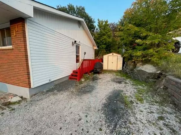 Elliot Lake, ON P5A 1E1,85 Mississauga AVE