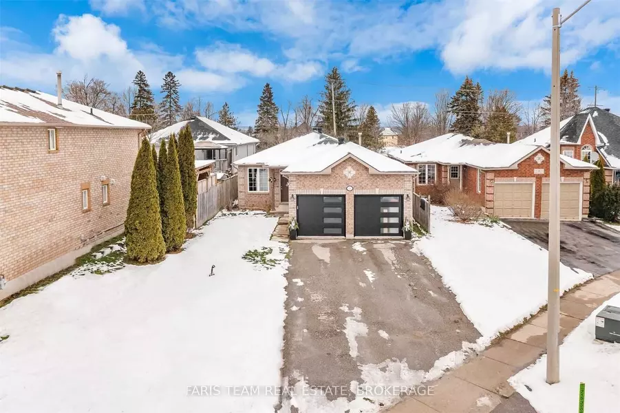 24 Hewitt PL N, Simcoe, ON L4M 7B3