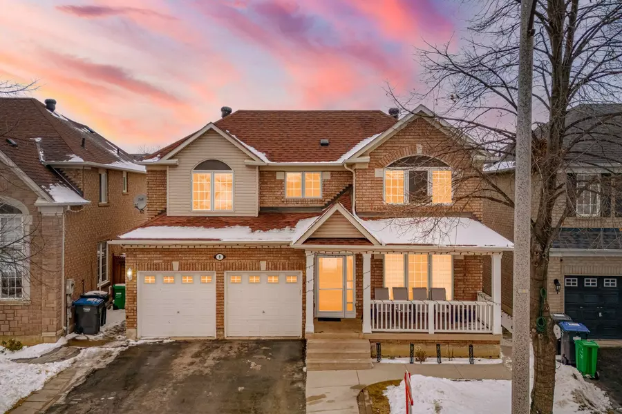 8 Upshall DR, Brampton, ON L6P 1E1