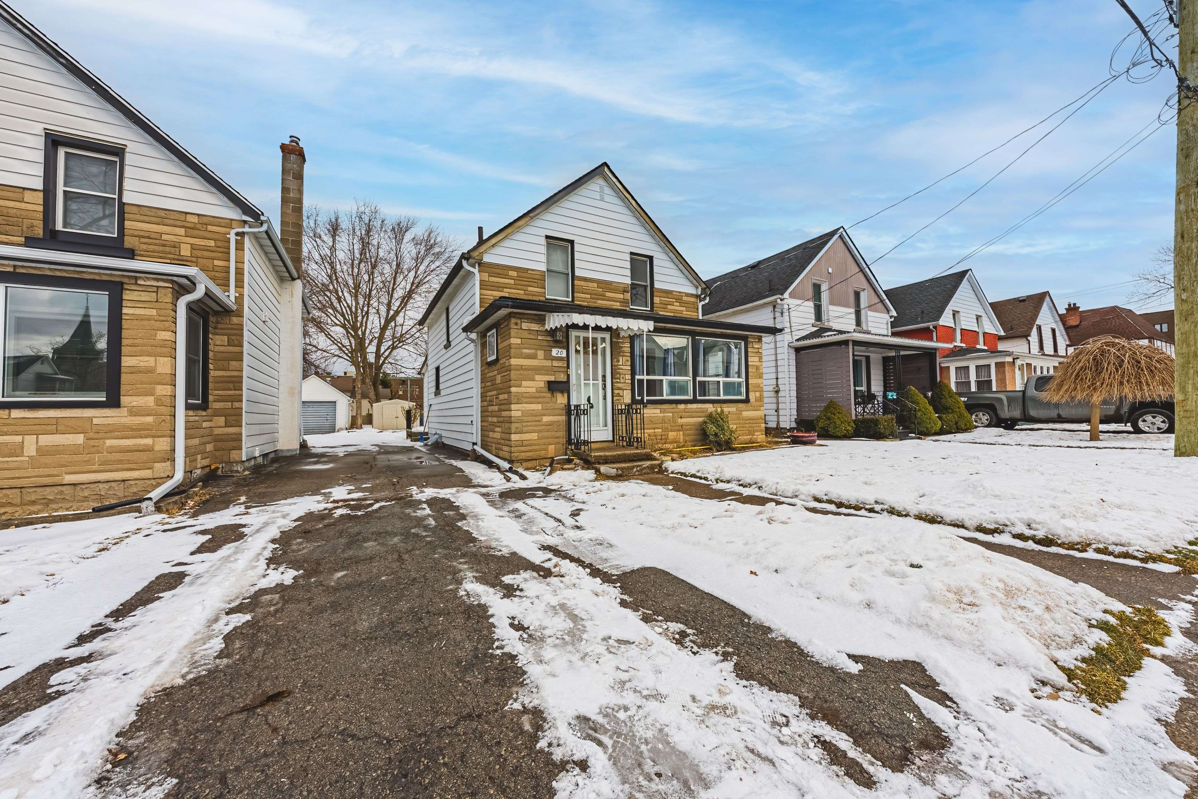 Welland, ON L3B 4A6,20 York ST