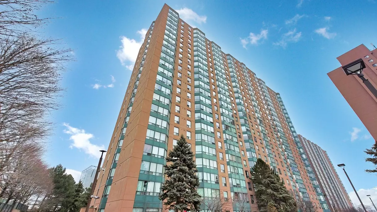 Mississauga, ON L5B 4B1,135 Hillcrest AVE #1014