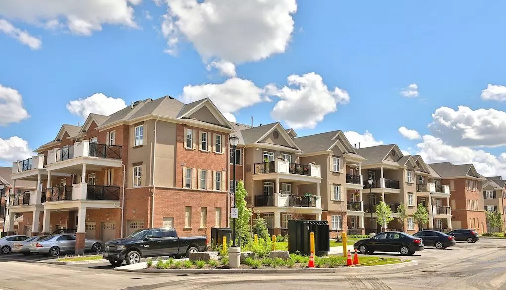 Oakville, ON L6H 6V1,269 Georgian DR #312