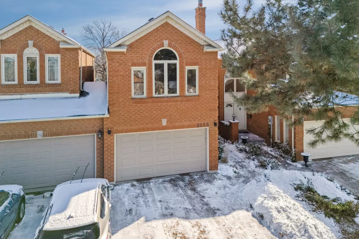 Oakville, ON L6M 3A4,2115 Blacksmith LN