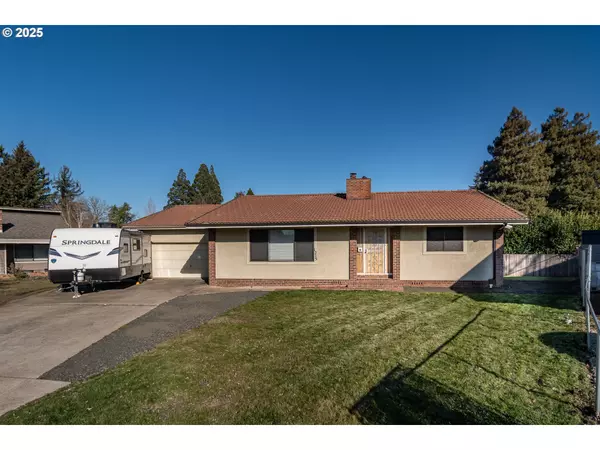 1215 NW LITTLEWOOD CT, Roseburg, OR 97471