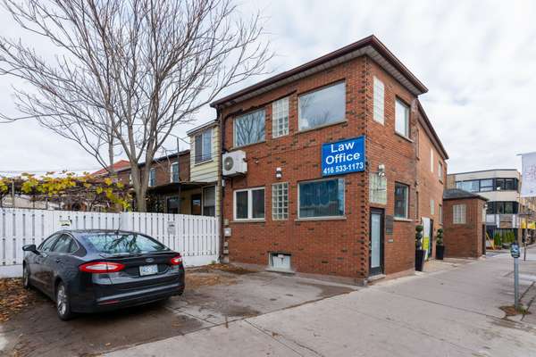 Toronto C01, ON M6J 1Y1,1304 Dundas ST W