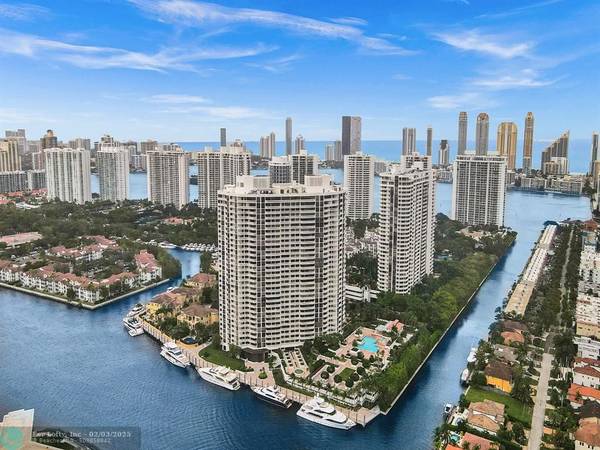 1000 W Island Blvd  #1212, Aventura, FL 33160