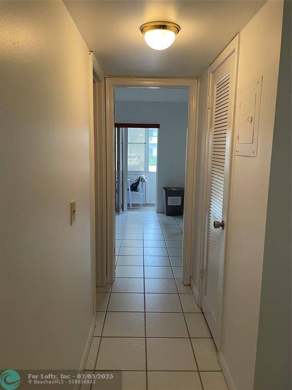 West Palm Beach, FL 33417,319 Chatham P  #319