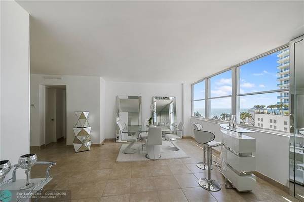 Miami Beach, FL 33140,5055 Collins Ave  #6F