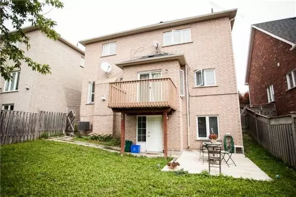 937 Best CIR W, Newmarket, ON L3X 2H8