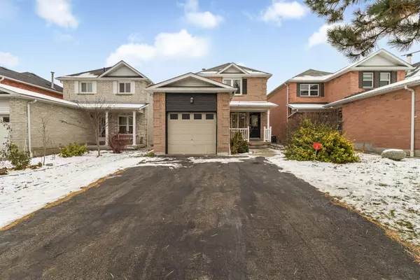 422 Luzon CRES, Peel, ON L5B 3W8