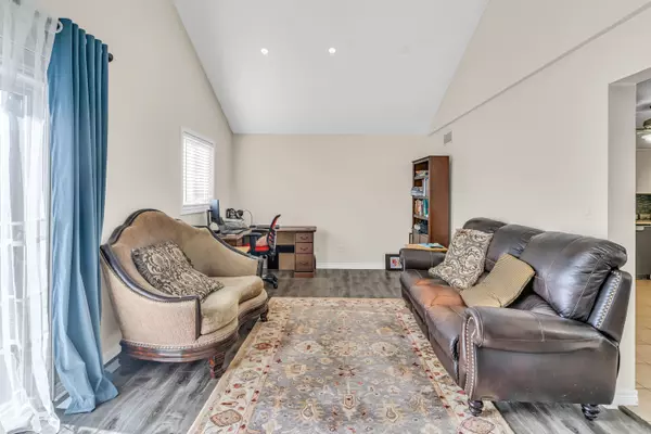 Guelph, ON N1L 0A4,71 Hasler CRES