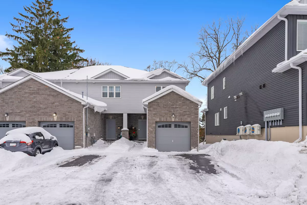 Simcoe, ON L4M 3L4,94A Peel ST