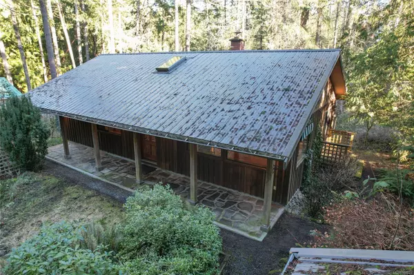 Gabriola Island, BC V0R 1X2,950 Carmen Cres