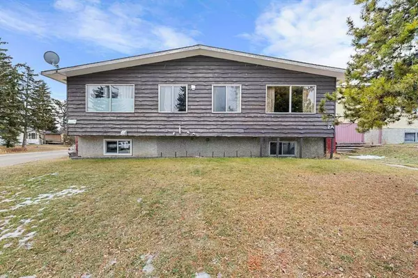 2A Beaver Dam PL Northeast, Calgary, AB T2K 4X3