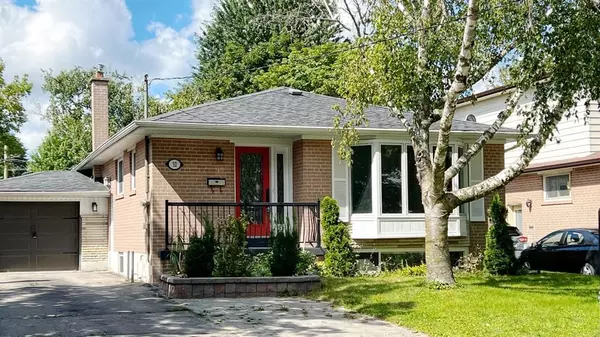 32 Collins CRES #Lower, Aurora, ON L4G 2W2