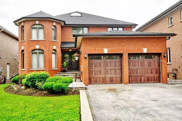 49 Whalen CT, Richmond Hill, ON L4C 9T4