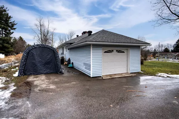 Lanark, ON K7H 3B5,237 Dufferin RD