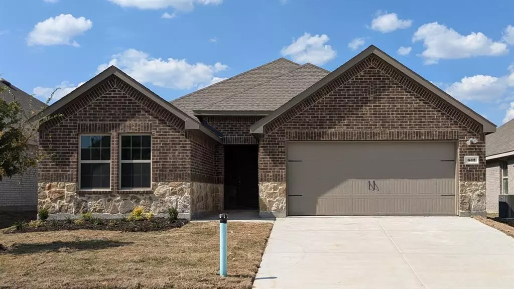 632 Carters Grove Drive, Fate, TX 75189