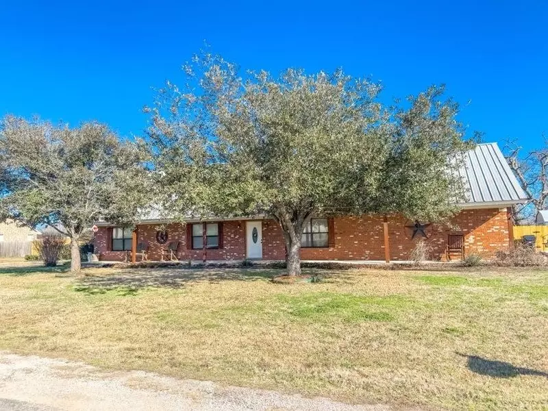 202 Nicholas Lane, Teague, TX 75860