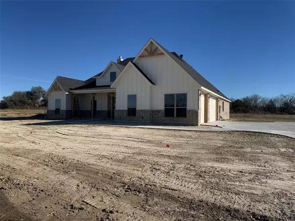 1305 Eagle Drive, Weatherford, TX 76085