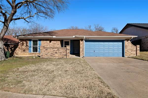 2015 W Nathan Lowe Road, Arlington, TX 76017