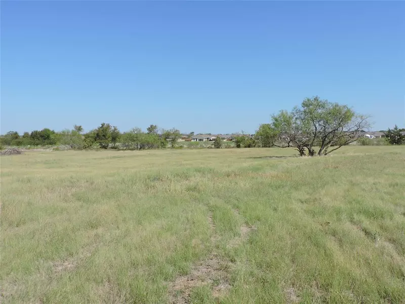 09 Barnes Road, Mabank, TX 75147