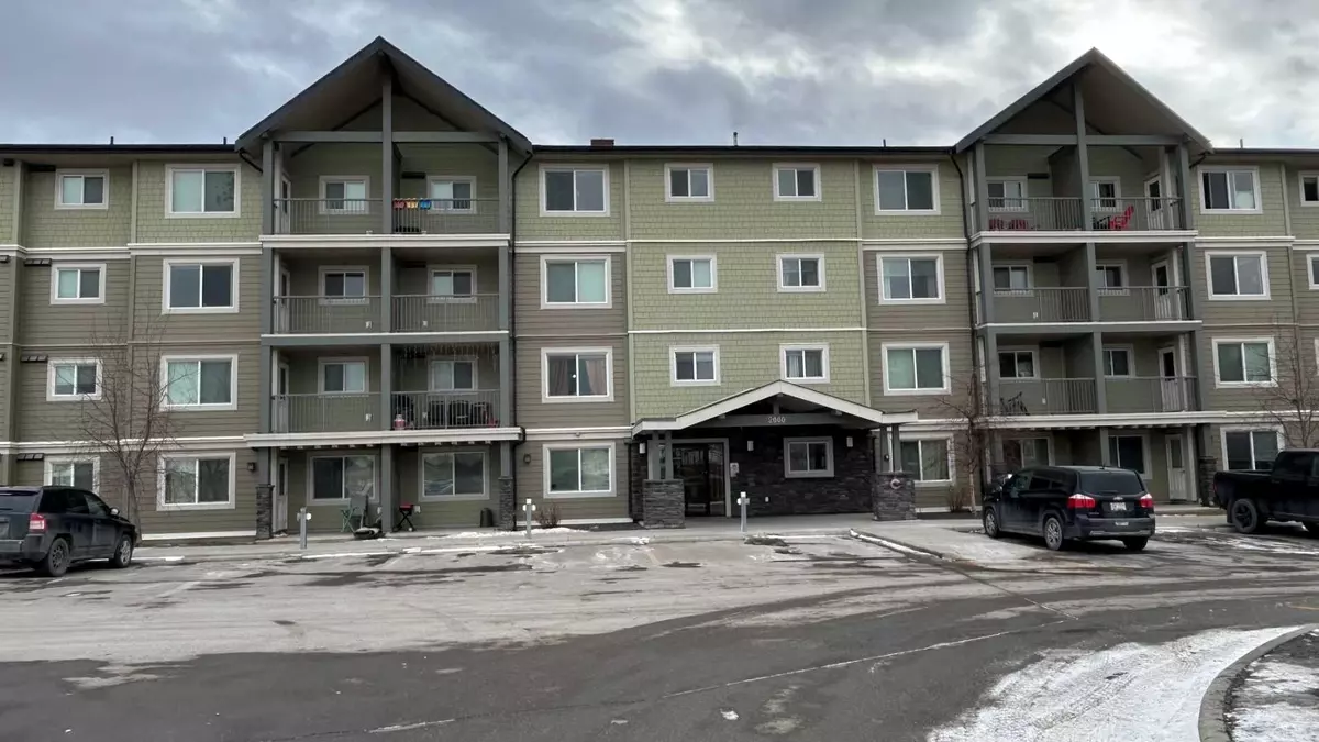 Calgary, AB T3N 0V2,181 Skyview Ranch MNR NE #2206