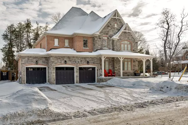 376 Tollendal Mill RD, Barrie, ON L4N 7T1