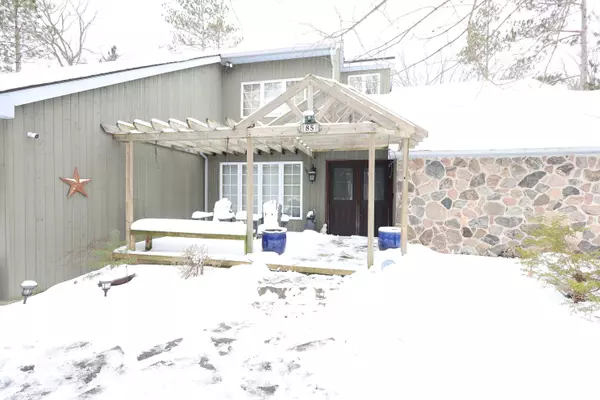 Lambton Shores, ON N0M 1T0,10441 Pinetree DR