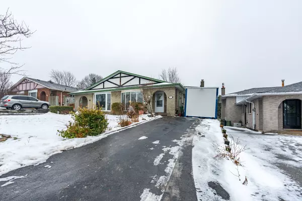 97 Guildwood DR, Hamilton, ON L9C 6S3