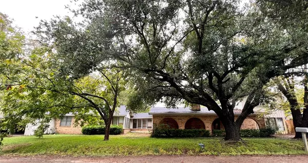 419 N Collier Street,  Grand Saline,  TX 75140