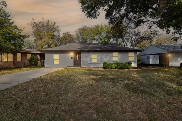 3616 W Spurgeon Street, Fort Worth, TX 76133