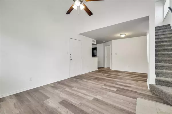 Dallas, TX 75243,9831 Walnut Street #212