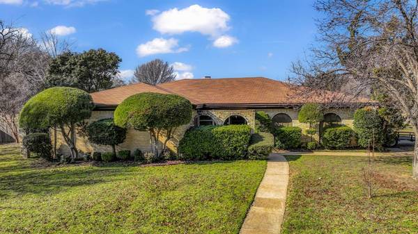 3413 Spring Valley Drive, Bedford, TX 76021