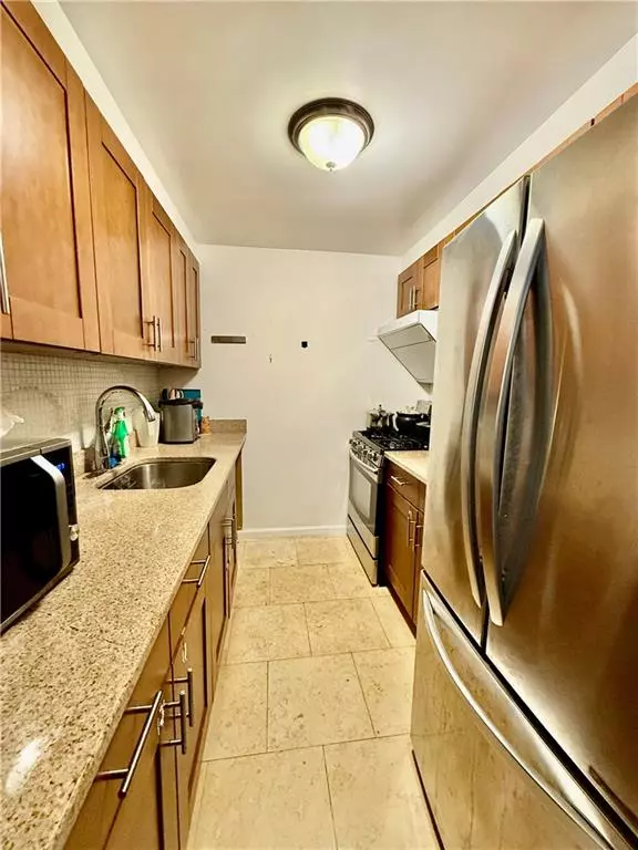 Flushing, NY 11354,3834 Parsons BLVD #6C