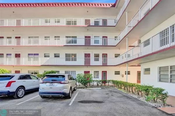 4270 NW 40th St  #211, Lauderdale Lakes, FL 33319