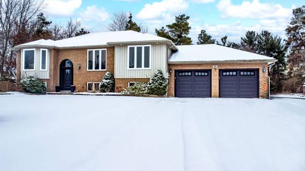 24 Parr BLVD, Springwater, ON L0M 1T0