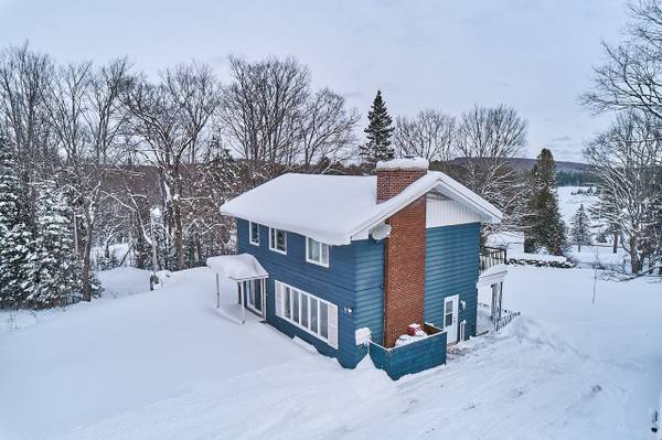 51 Gibson RD, Perry, ON P0A 1J0