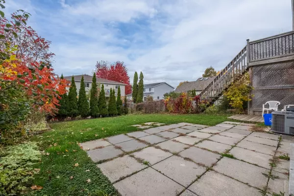 Kingston, ON K7M 8V5,995 Waterbury CRES