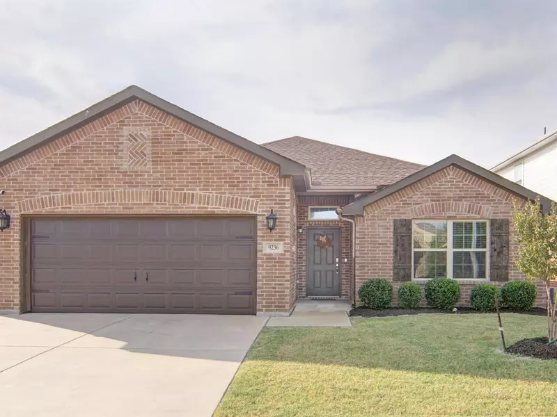 9236 Vistamill Trail, Fort Worth, TX 76179