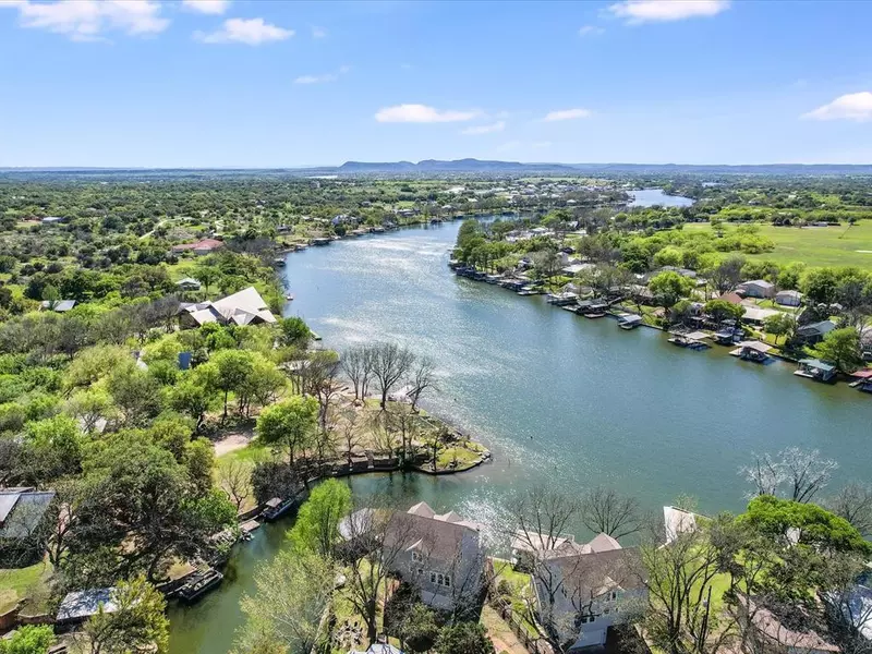 1332 S Lakeside Drive, Burnet, TX 78611