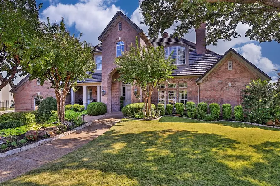 6601 Oak Hill Court, Fort Worth, TX 76132