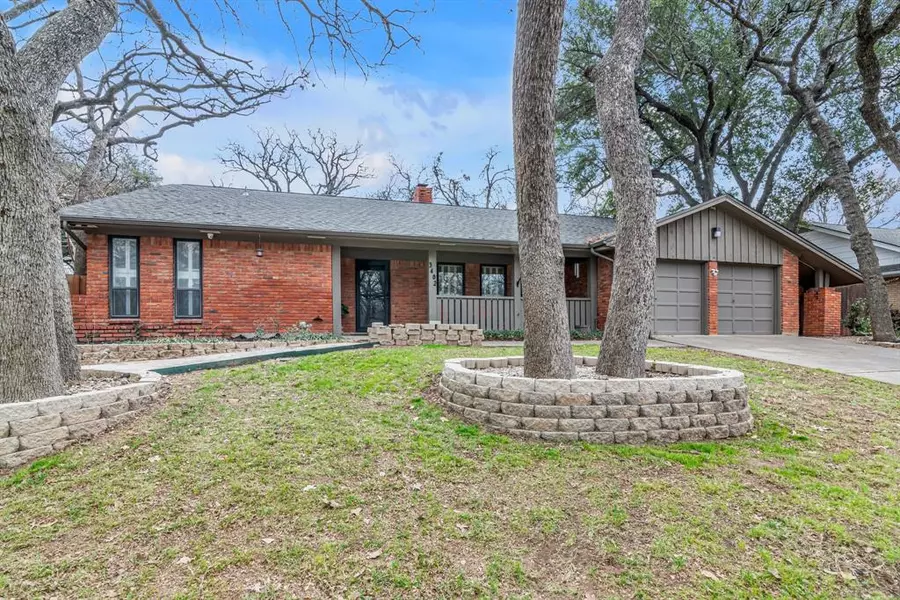 3402 Yellowstone Drive, Arlington, TX 76013