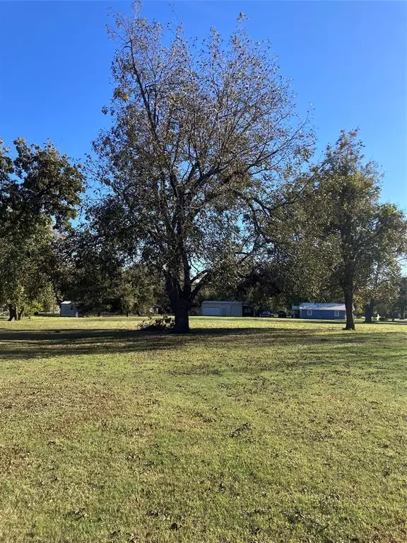 Roxton, TX 75477,212 Denton Street