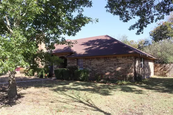 Bonham, TX 75418,2106 Pecan Street