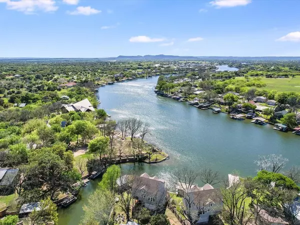 1332 S Lakeside Drive, Burnet, TX 78611