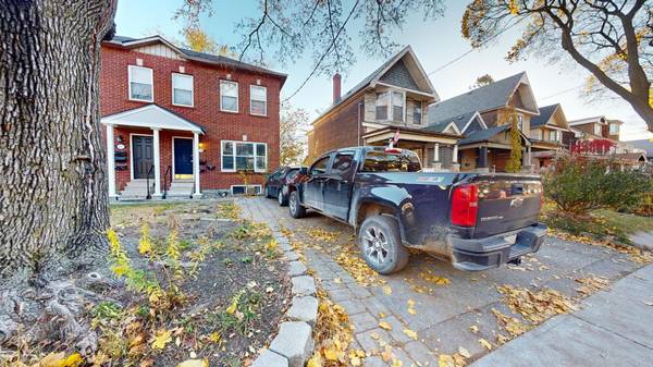 79 Redwood AVE #3, Toronto E01, ON M4L 2S5