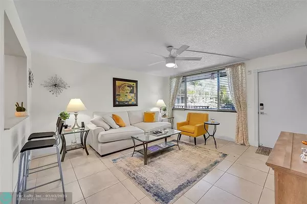 Wilton Manors, FL 33311,1901 N Andrews Ave  #214